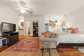 1401 Bowie Rd in Austin, TX - Building Photo - Building Photo