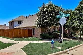 10283 Limbercost Ln in Frisco, TX - Foto de edificio - Building Photo