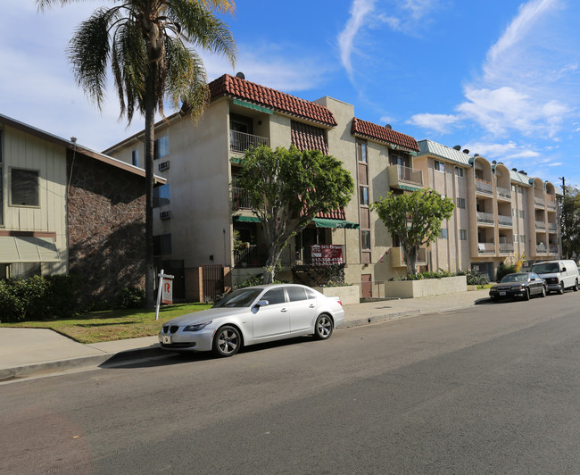 Corteen Apartments in Valley Village, CA - Building Photo - Building Photo