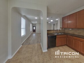 1130 Sundance Fort in San Antonio, TX - Building Photo - Building Photo