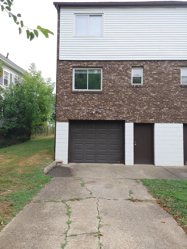 1632 19th St in Parkersburg, WV - Building Photo - Building Photo