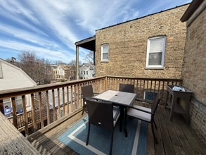 2302 W Roscoe St in Chicago, IL - Building Photo - Building Photo