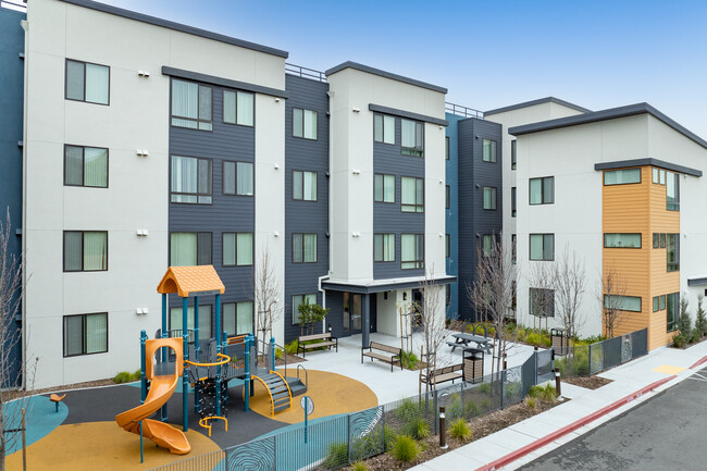 Stony Oaks Apartments in Santa Rosa, CA - Building Photo - Building Photo