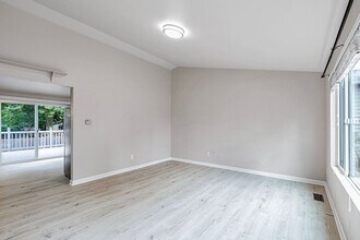 14248 92nd Pl NE in Kirkland, WA - Building Photo - Building Photo