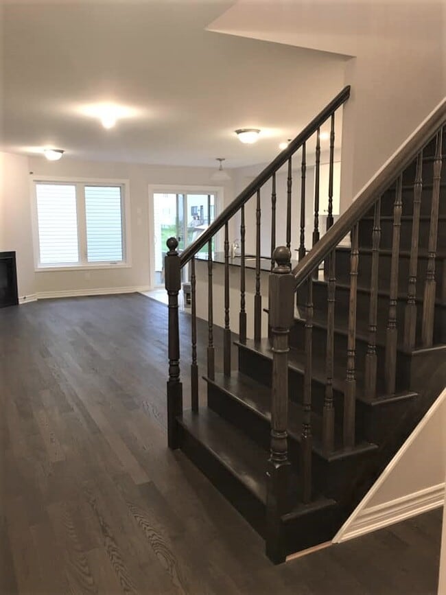 616 Parade Dr in Stittsville, ON - Building Photo - Building Photo