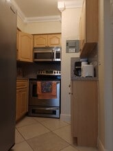 600 Layne Blvd, Unit 223 in Hallandale Beach, FL - Building Photo - Building Photo
