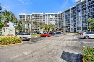 1000 Parkview Dr in Hallandale Beach, FL - Building Photo