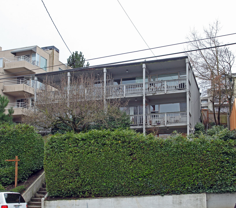 Kerwin Apartments in Seattle, WA - Building Photo