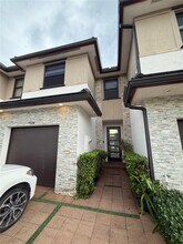 9076 NW 158th St in Miami Lakes, FL - Building Photo - Building Photo
