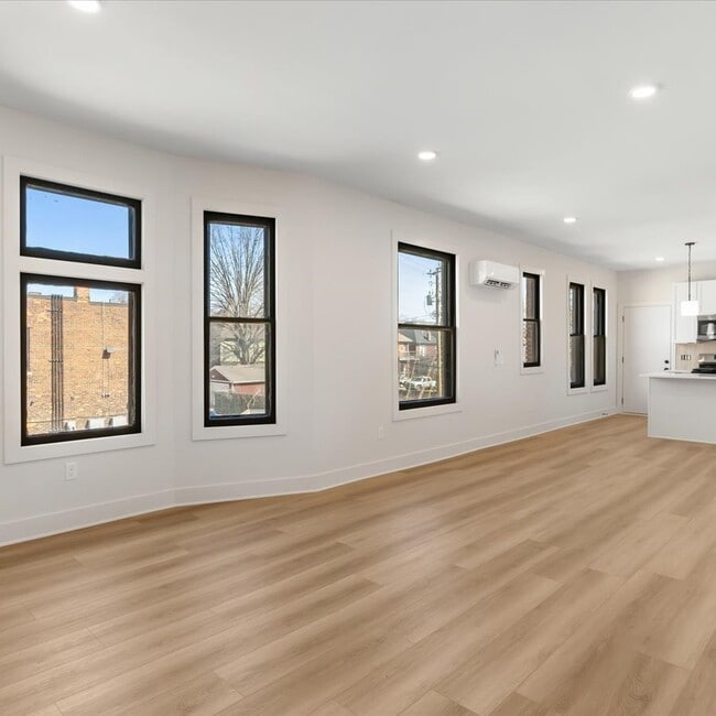 8018 Kercheval Ave, Unit Unit A