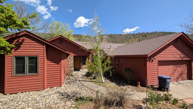 202 Hillcrest Dr in Durango, CO - Building Photo - Building Photo