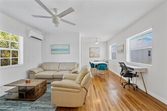 3015 Seville St, Unit 7 in Fort Lauderdale, FL - Building Photo - Building Photo