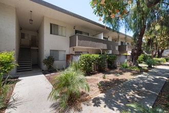 Casa Corona in Chula Vista, CA - Foto de edificio - Building Photo