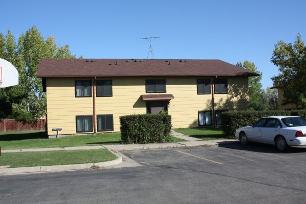 Harvey Manor Apartments in Harvey, ND - Building Photo