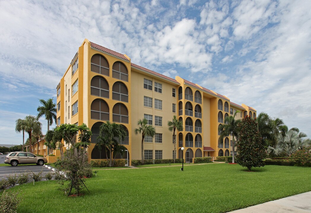 Tierra Del Sol Condos in Boca Raton, FL - Building Photo