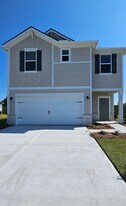8233 Vibrant Dr in North Myrtle Beach, SC - Building Photo