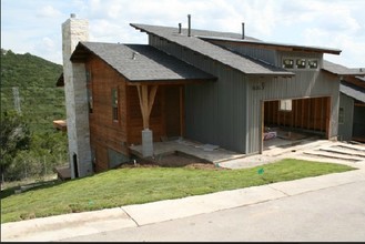 The Hillside in Austin, TX - Building Photo - Building Photo