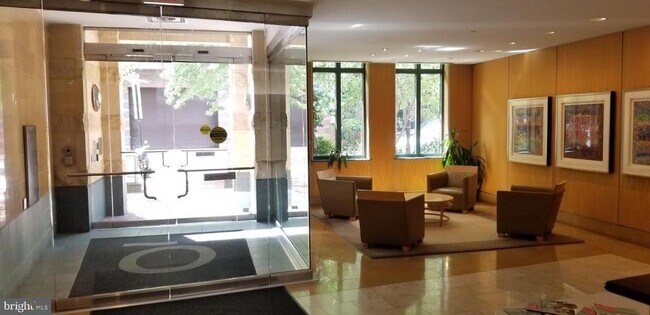 1117 10th St NW in Washington, DC - Building Photo - Building Photo