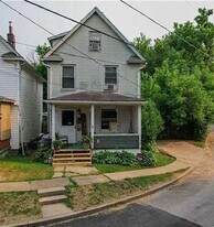 549 W Wayne St in Butler, PA - Building Photo