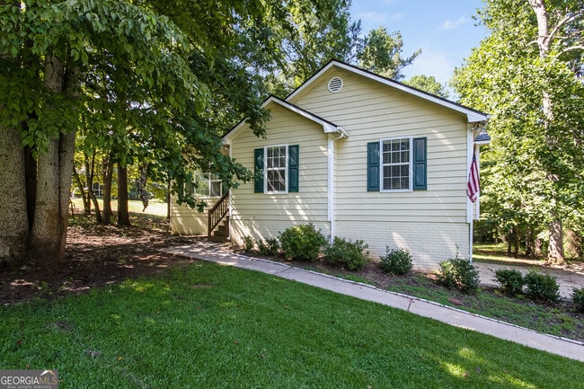 property at 40 Richmond Pl