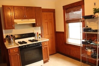 9 Bowditch St, Unit #2 in Peabody, MA - Foto de edificio - Building Photo