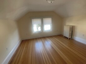 41 Hunnewell Ave, Unit 2 in Boston, MA - Building Photo - Building Photo