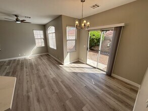 7224 Whisper Heights Ct in Las Vegas, NV - Building Photo - Building Photo