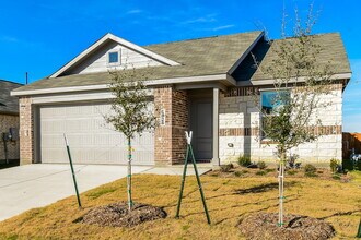 1825 Javelina St in Royse City, TX - Foto de edificio - Building Photo
