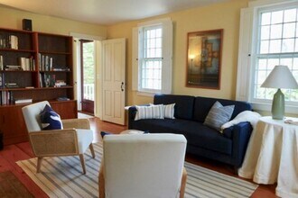 2 Fishermans Knot Rd in Edgartown, MA - Building Photo - Building Photo