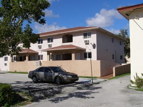 1371 NW 3rd St in Miami, FL - Building Photo - Building Photo