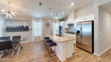 350 Hepburn Rd in Orange Park, FL - Building Photo - Building Photo