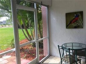 150 Turtle Lake Ct-Unit -108 in Naples, FL - Building Photo - Building Photo
