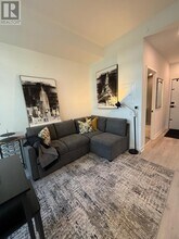 50 Charles St E in Toronto, ON - Building Photo - Building Photo