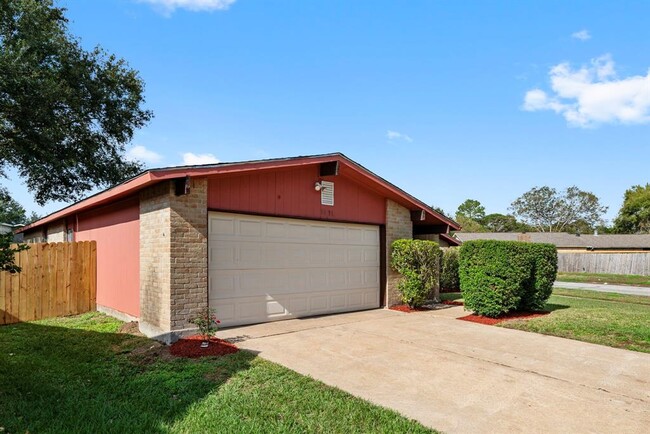 5631 W Ridgecreek Cir in Houston, TX - Foto de edificio - Building Photo