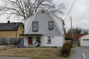 117 Greenwood St S Apartments