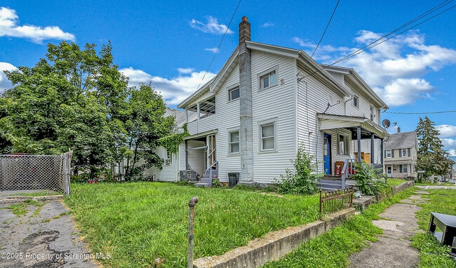 301 N Bromley Ave in Scranton, PA - Building Photo - Building Photo