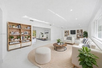 7021 SW 107th St in Miami, FL - Building Photo - Building Photo