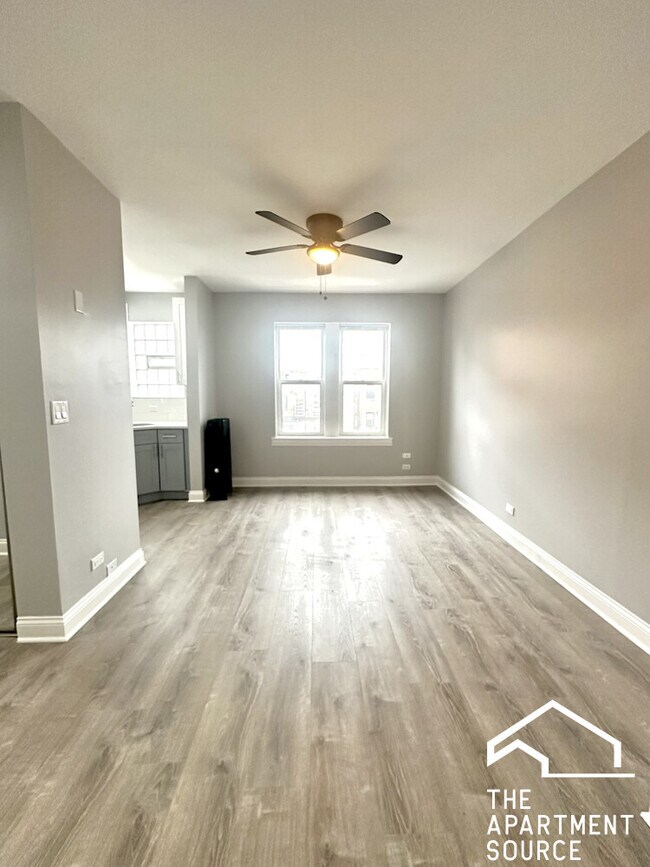 property at 4031 N Kenmore Ave