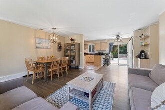 27 S Country Rd in Westhampton, NY - Building Photo - Building Photo