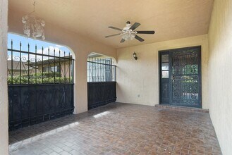 525 SE Brookside Terrace in Port St. Lucie, FL - Building Photo - Building Photo