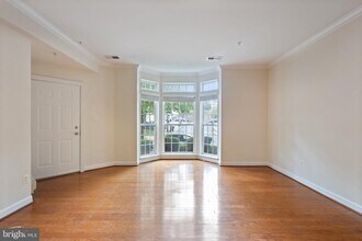 2576 Eastbourne Dr in Woodbridge, VA - Building Photo - Building Photo