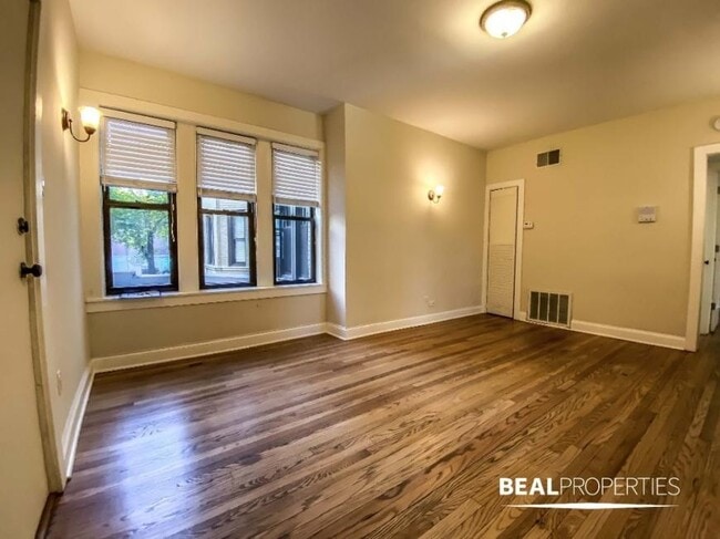 4036.5 N Ashland Ave in Chicago, IL - Building Photo - Building Photo