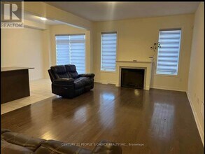 55 Cobriza Cres in Brampton, ON - Building Photo - Building Photo