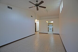 1550 Easthampton Cir in Wellington, FL - Building Photo - Building Photo