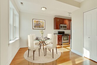 4863 N Hermitage Ave, Unit 1W in Chicago, IL - Building Photo - Building Photo