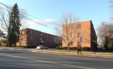 366 Park Road Apartments in West Hartford, CT - Building Photo - Building Photo