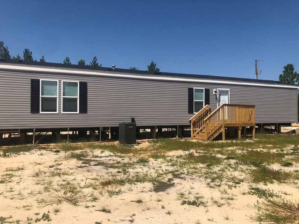 463 Juniper Ave in Defuniak Springs, FL - Building Photo