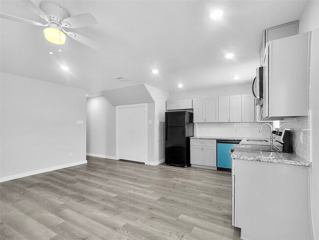 8217 Crestview Dr in Houston, TX - Building Photo - Building Photo