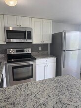 1501 Crescent Cir in Lake Park, FL - Building Photo - Building Photo