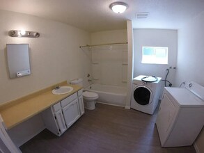 921 102nd St S-Unit -201 in Tacoma, WA - Building Photo - Building Photo